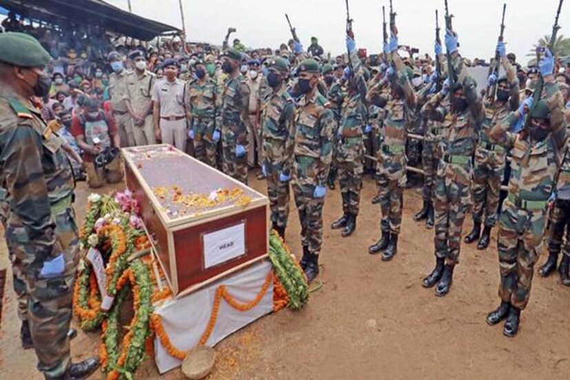 ডিফেন্স রিসার্চ এন্ড ডেভেলপমেন্ট অর্গানাইজেশনের তরফে তরফে এক বিবৃতিতে জানানো হয়, গালওয়ানে শহিদ জওয়ানদের নামেই এই হাসপাতালের বিভিন্ন ওয়ার্ডের নামে করা হবে ৷
