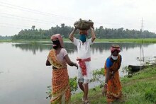 জলাভূমি বাঁচাতে ফতুয়া পরে, গামছা বেঁধে পুকুর কাটলেন মন্ত্রী স্বপন দেবনাথ‌