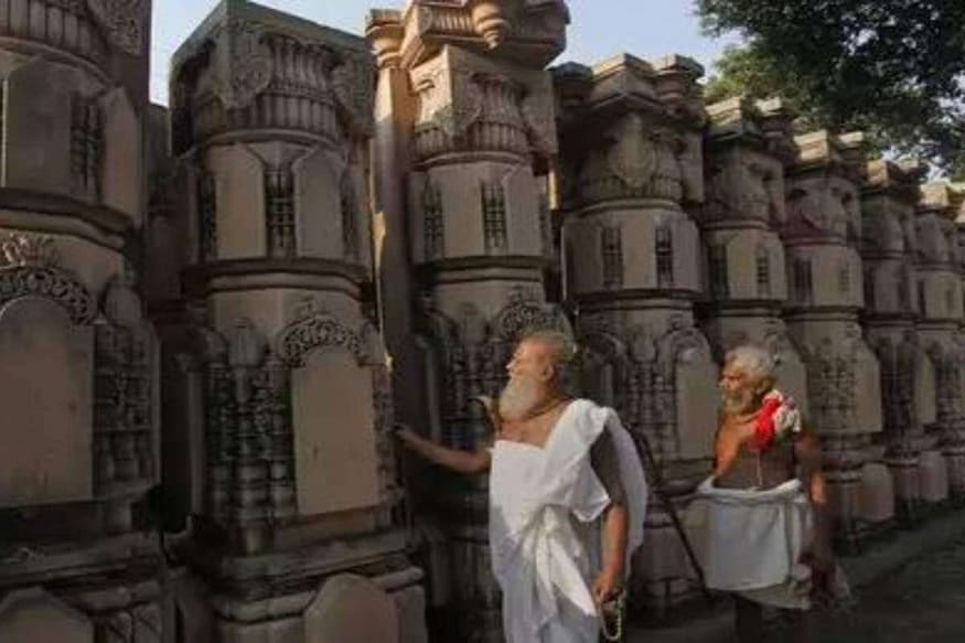 রামেশ্বরের কথায়, 'ভগবান রাম পুনরায় দেহ ধারণ করবনে করোনা ভাইরাসে কষ্টে থাকা বিশ্ববাসীকে রক্ষা করতে৷ আমরা শুধু সামাজিক দূরত্ব মানছি আর রামকে স্মরণ করছি৷ সুপ্রিম কোর্ট নির্দেশ দিয়েছে, রাম মন্দির তৈরি হবে৷' রামেশ্বরের কথায়, 'ভগবান রাম পুনরায় দেহ ধারণ করবনে করোনা ভাইরাসে কষ্টে থাকা বিশ্ববাসীকে রক্ষা করতে৷ আমরা শুধু সামাজিক দূরত্ব মানছি আর রামকে স্মরণ করছি৷ সুপ্রিম কোর্ট নির্দেশ দিয়েছে, রাম মন্দির তৈরি হবে৷'
