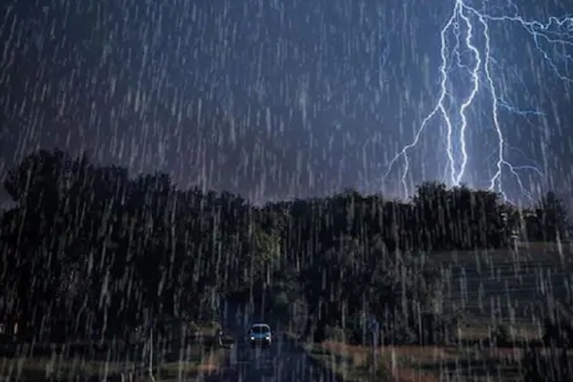  ভুটান পাহাড়ে বৃষ্টি হলে বন্যা পরিস্থিতির আশঙ্কা রয়েছে। তিস্তা ব্যারাজ কর্তৃপক্ষের সঙ্গে নিয়মিত যোগাযোগ রাখছে জলপাইগুড়ি প্রশাসন। 