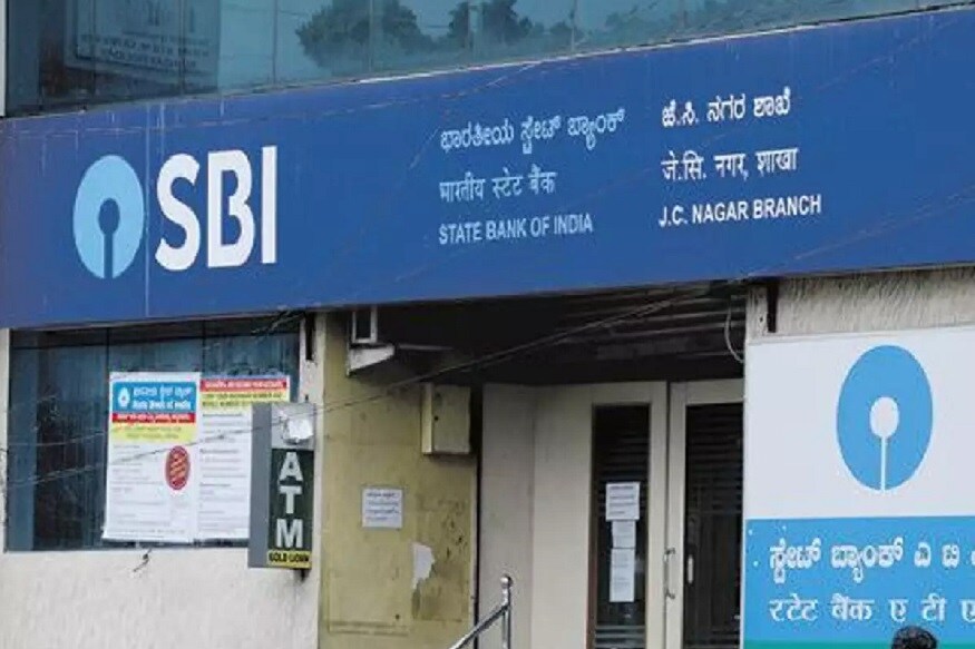 এই প্রসঙ্গেই স্টেট ব্যাঙ্কের তরফে জানানো হয়েছে, ভবিষ্যতে নিজেদের কর্মকাণ্ড আরও বিস্তৃত করারপরিকল্পনা রয়েছে, যার জন্য আরও কর্মীর প্রয়োজন৷ সেই কারণেই চলতি বছরে আরও ১৪ হাজার কর্মীনিয়োগের পরিকল্পনা রয়েছে স্টেট ব্যাঙ্কের৷প্রতীকী ছবি এই প্রসঙ্গেই স্টেট ব্যাঙ্কের তরফে জানানো হয়েছে, ভবিষ্যতে নিজেদের কর্মকাণ্ড আরও বিস্তৃত করারপরিকল্পনা রয়েছে, যার জন্য আরও কর্মীর প্রয়োজন৷ সেই কারণেই চলতি বছরে আরও ১৪ হাজার কর্মীনিয়োগের পরিকল্পনা রয়েছে স্টেট ব্যাঙ্কের৷প্রতীকী ছবি