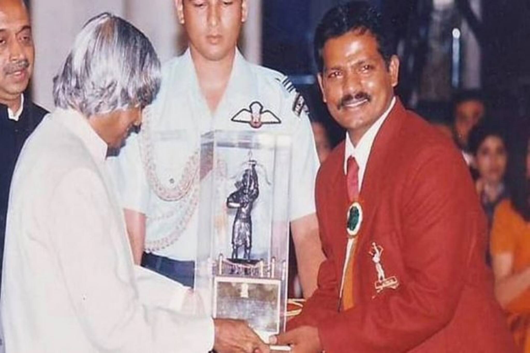 এপিজে আব্দুল কালামের হাত থেকে অর্জুন পুরস্কার পাওয়া ক্রীড়াবিদের জীবন কেড়ে নিল মারণ করোনা