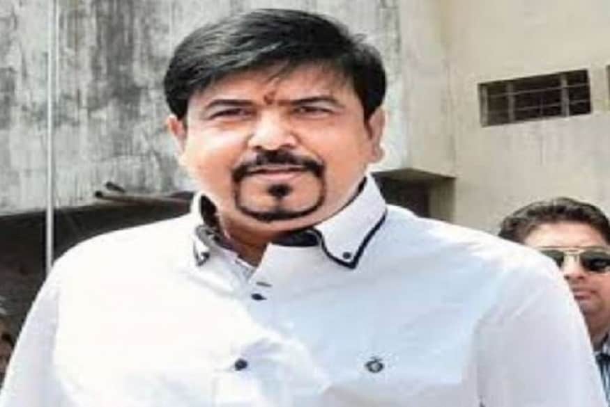 এছাড়া করোনা আক্রান্ত হন দমকলমন্ত্রী সুজিত বসু এবং তাঁর পরিবার করোনায় আক্রান্ত হয়েছে। সাধন পান্ডের স্ত্রী করোনা ভাইরাসে আক্রান্ত হয়েছেন।Photo- File এছাড়া করোনা আক্রান্ত হন দমকলমন্ত্রী সুজিত বসু এবং তাঁর পরিবার করোনায় আক্রান্ত হয়েছে। সাধন পান্ডের স্ত্রী করোনা ভাইরাসে আক্রান্ত হয়েছেন।Photo- File