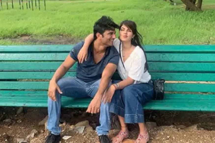 • সুশান্ত সিং রাজপুতের বান্ধবী রিয়া চক্রবর্তীর দিকেই এখন সব নজর। একাধিক অভিযোগ ওঠার পর তাঁকে ঘিরেই আপাতত তদন্তের সমস্ত দিক আলোচিত হচ্ছে। সুশান্তের বাবা এবং পরিবারের পক্ষ থেকেও রিয়ার বিরুদ্ধে একাধিক অভিযোগ করা হয়েছে। • সুশান্ত সিং রাজপুতের বান্ধবী রিয়া চক্রবর্তীর দিকেই এখন সব নজর। একাধিক অভিযোগ ওঠার পর তাঁকে ঘিরেই আপাতত তদন্তের সমস্ত দিক আলোচিত হচ্ছে। সুশান্তের বাবা এবং পরিবারের পক্ষ থেকেও রিয়ার বিরুদ্ধে একাধিক অভিযোগ করা হয়েছে।