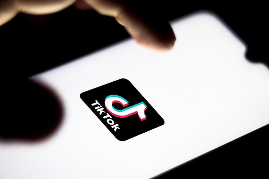 ঠিক সেই সময় TikTok ঘোষণা করল, মার্কিন যুক্তরাষ্ট্রে মোটা মাইনের ১০ হাজার কর্মসংস্থান তৈরি করছে তারা৷ ইঞ্জিনিয়ারিং, মার্কেটিং-সহ নানা ক্ষেত্রে ১০ হাজার মানুষকে চাকরি দেওয়া হবে৷ ঠিক সেই সময় TikTok ঘোষণা করল, মার্কিন যুক্তরাষ্ট্রে মোটা মাইনের ১০ হাজার কর্মসংস্থান তৈরি করছে তারা৷ ইঞ্জিনিয়ারিং, মার্কেটিং-সহ নানা ক্ষেত্রে ১০ হাজার মানুষকে চাকরি দেওয়া হবে৷