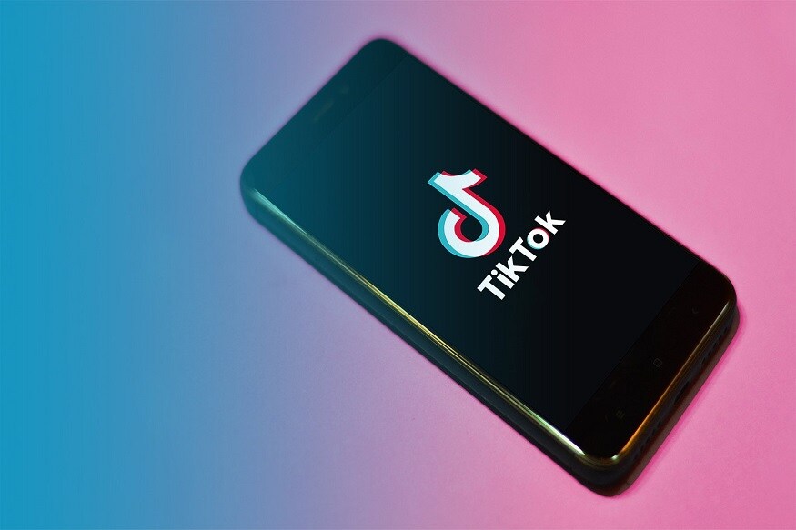 ভারতে TikTok-এর ভবিষ্যত্ কী? ভারতে TikTok-এর প্রধান নিখিল গান্ধির কথায়, 'ভারত সরকার ৫৯টি অ্যাপ নিষিদ্ধ করার একটি অন্তর্বর্তীকালীন নির্দেশ দিয়েছে৷ আমরা সরকারের নির্দেশ মেনে চলছি৷ আমাদের কেন্দ্রের সংশ্লিষ্ট বিভাগ আমন্ত্রণ জানিয়েছে৷ আমাদের অ্যাপগুলির সুরক্ষা ও নিরাপত্তার বিষয়ে একটি বিস্তারিত রিপোর্ট জমার দেওয়া সুযোগ দিয়েছে৷ কোম্পানির তরফ থেকে জানোন হয়েছে, ভারতের আইন মেনেই কোম্পানি কাজ করবে৷ ব্যবহারকারীদের কোনও তথ্য চিন সরকার সহ কোনও বিদেশি সরকারকে পাঠানো হবে না৷ আমরা ব্যবহারকারীর ব্যক্তিগত গোপনীয়তা ও সার্বভৌমত্বকে সর্বাধিক গুরুত্ব দিচ্ছি৷' ভারতে TikTok-এর ভবিষ্যত্ কী? ভারতে TikTok-এর প্রধান নিখিল গান্ধির কথায়, 'ভারত সরকার ৫৯টি অ্যাপ নিষিদ্ধ করার একটি অন্তর্বর্তীকালীন নির্দেশ দিয়েছে৷ আমরা সরকারের নির্দেশ মেনে চলছি৷ আমাদের কেন্দ্রের সংশ্লিষ্ট বিভাগ আমন্ত্রণ জানিয়েছে৷ আমাদের অ্যাপগুলির সুরক্ষা ও নিরাপত্তার বিষয়ে একটি বিস্তারিত রিপোর্ট জমার দেওয়া সুযোগ দিয়েছে৷ কোম্পানির তরফ থেকে জানোন হয়েছে, ভারতের আইন মেনেই কোম্পানি কাজ করবে৷ ব্যবহারকারীদের কোনও তথ্য চিন সরকার সহ কোনও বিদেশি সরকারকে পাঠানো হবে না৷ আমরা ব্যবহারকারীর ব্যক্তিগত গোপনীয়তা ও সার্বভৌমত্বকে সর্বাধিক গুরুত্ব দিচ্ছি৷'