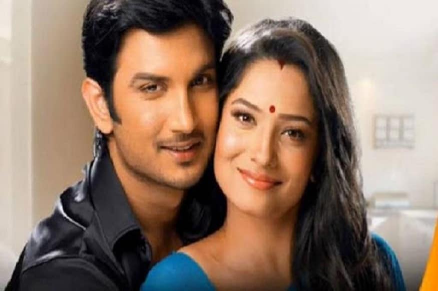 • প্রথম থেকেই অভিযোগের আঙুল উঠছিল সুশান্তে বান্ধবী রিয়া চক্রবর্তীর বিরুদ্ধে । এ বার যেন তা আরও জোরদার হল । রিয়ার বিরুদ্ধে একাধিক মারাত্মক অভিযোগ এনে অভিযোগ দায়ের করলেন সুশান্তের বাবা কেকে সিং । • প্রথম থেকেই অভিযোগের আঙুল উঠছিল সুশান্তে বান্ধবী রিয়া চক্রবর্তীর বিরুদ্ধে । এ বার যেন তা আরও জোরদার হল । রিয়ার বিরুদ্ধে একাধিক মারাত্মক অভিযোগ এনে অভিযোগ দায়ের করলেন সুশান্তের বাবা কেকে সিং ।