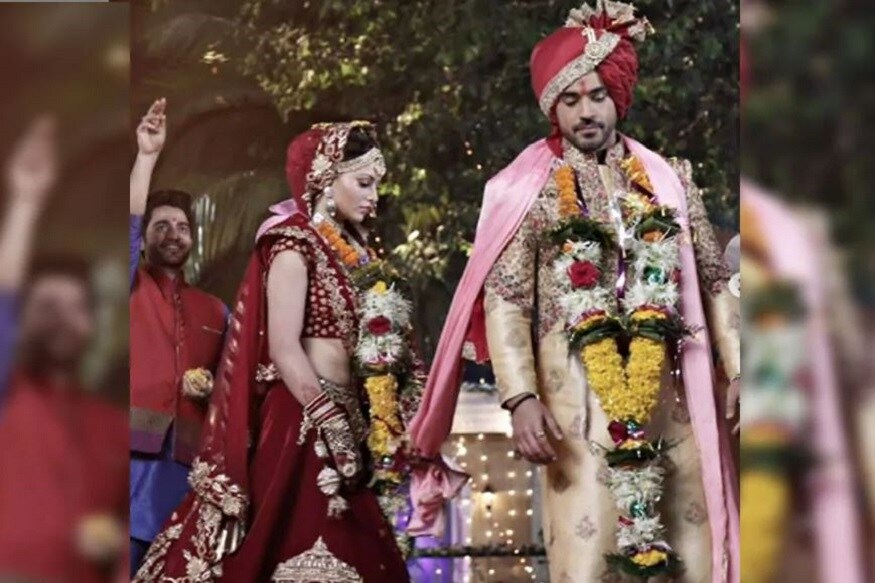 একাধিক হিট ডান্স নম্বরে পারফর্ম করা উর্বশী রাউতেলা সাত পাকে বাধা পড়লেন বিগ বস আটের বিজয়ী গৌতম গুলাটির সঙ্গে ৷ Photo Courtesy- @goutam_gulati/Instagram) একাধিক হিট ডান্স নম্বরে পারফর্ম করা উর্বশী রাউতেলা সাত পাকে বাধা পড়লেন বিগ বস আটের বিজয়ী গৌতম গুলাটির সঙ্গে ৷ Photo Courtesy- @goutam_gulati/Instagram)