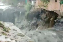 ভয়ানক হড়পা বান উত্তরাখণ্ডে!‌ দেখুন কিভাবে জলের তোড়ে হুড়মুড়িয়ে ভেঙে পড়ল সেতু