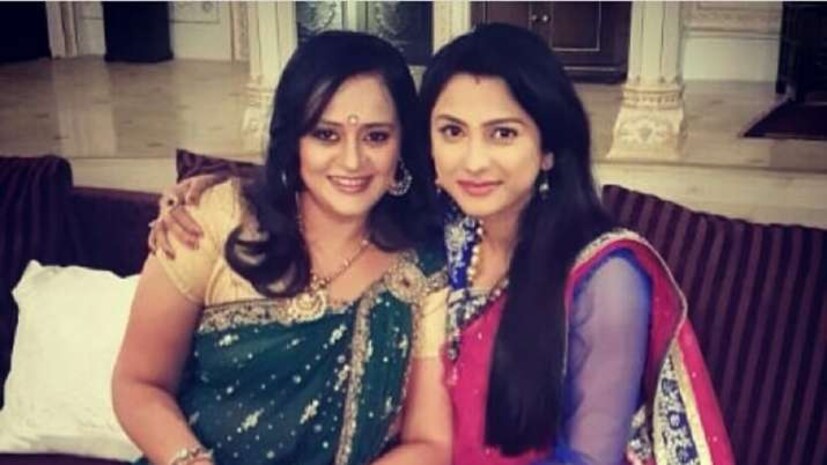 • এ বার কাজ না থাকায় অনলাইনে রাখি বিক্রি করতে শুরু করলেন জনপ্রিয় সিরিয়াল 'হামারি বহু সিল্ক'-এর জানকী জোশীর চরিত্রে অভিনয় করা বন্দনা বিথলানি।