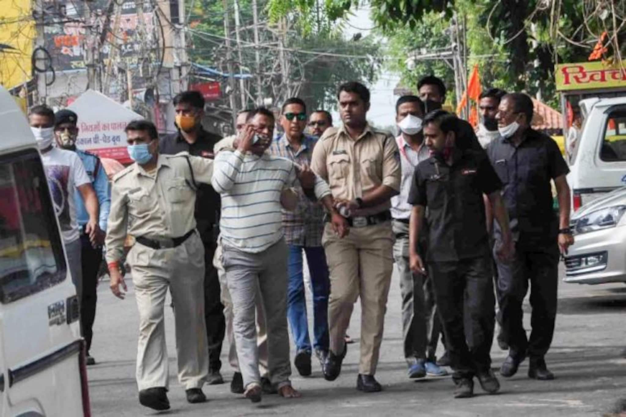 আত্মরক্ষার স্বার্থেই বিকাশকে গুলি করা হয়েছে, জানাল কানপুর পুলিশ