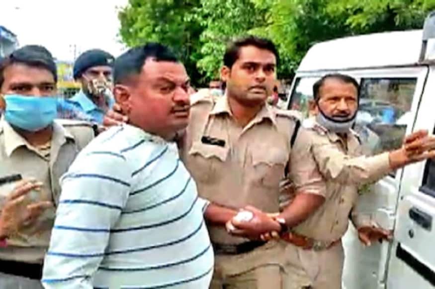 তদন্তকারীদের ধারণা, বিকাশের হয়ে তাঁর টাকা তার ঘনিষ্ঠ কয়েকজন ব্যবসায়ী অন্য কোথাও খাটাতেন৷ সেরকম বেশ কয়েকজন ব্যবসায়ীর তালিকা তৈরি করছে ইডি৷ তদন্তকারীদের ধারণা, বিকাশের হয়ে তাঁর টাকা তার ঘনিষ্ঠ কয়েকজন ব্যবসায়ী অন্য কোথাও খাটাতেন৷ সেরকম বেশ কয়েকজন ব্যবসায়ীর তালিকা তৈরি করছে ইডি৷