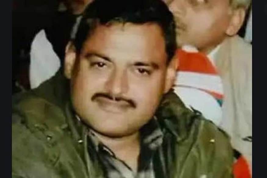 জানা গিয়েছে, বিকাশ দুবের কেল্লার মতো বাড়িতে মাত্র এক কিলো ওয়াটের বিদ্যুৎ সংযোগ ছিল৷ অথচ তার বাড়িতে বৈদ্যুতিন সরঞ্জামের কোনও অভাব ছিল না৷ জানা গিয়েছে, বিকাশ দুবের কেল্লার মতো বাড়িতে মাত্র এক কিলো ওয়াটের বিদ্যুৎ সংযোগ ছিল৷ অথচ তার বাড়িতে বৈদ্যুতিন সরঞ্জামের কোনও অভাব ছিল না৷