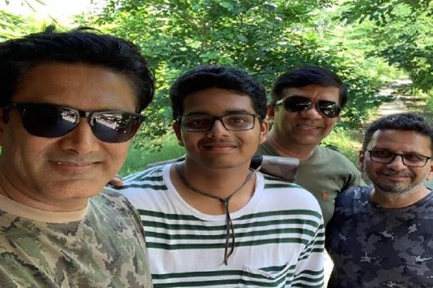 ময়াস বাবার মত ওয়াইল্ড লাইফ ফটোগ্রাফিতে শখ আছে ৷ ১৩ বছর বয়স থেকে ওয়াইল্ডলাইফ ফটোগ্রাফি নিয়ে লিখেছিল তা প্রকাশিত হয়েছিল একটি ওয়েবসাইটে ,সেটি অনিল কুম্বলে তাঁর ট্যুইটারে শেয়ার করেছিলেন ৷ ময়াস বাবার মত ওয়াইল্ড লাইফ ফটোগ্রাফিতে শখ আছে ৷ ১৩ বছর বয়স থেকে ওয়াইল্ডলাইফ ফটোগ্রাফি নিয়ে লিখেছিল তা প্রকাশিত হয়েছিল একটি ওয়েবসাইটে ,সেটি অনিল কুম্বলে তাঁর ট্যুইটারে শেয়ার করেছিলেন ৷