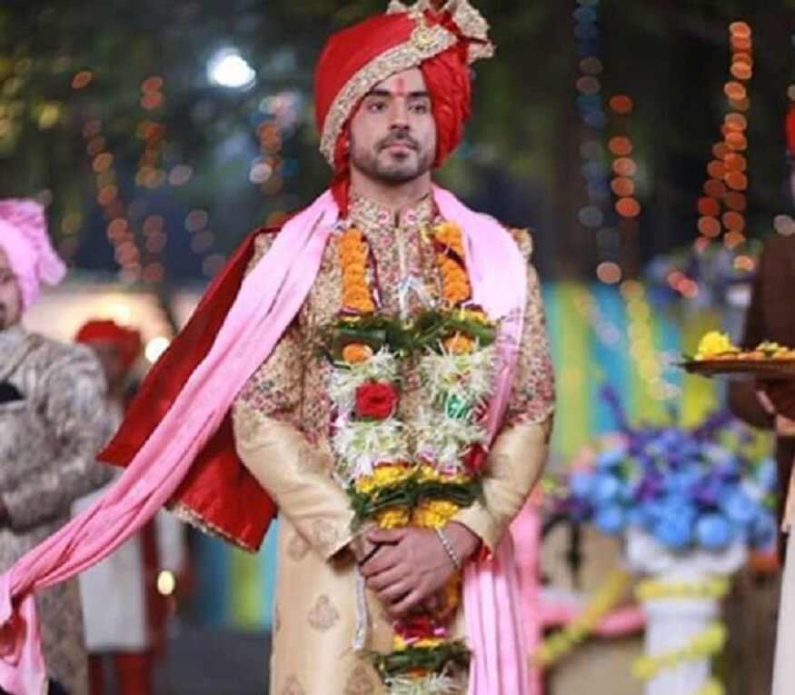 গৌতম গুলেঠিও একেবারে ট্র্যাডিশানাল বরের বেশে রয়েছেন ৷ Photo Courtesy- @goutam_gulati/Instagram) গৌতম গুলেঠিও একেবারে ট্র্যাডিশানাল বরের বেশে রয়েছেন ৷ Photo Courtesy- @goutam_gulati/Instagram)