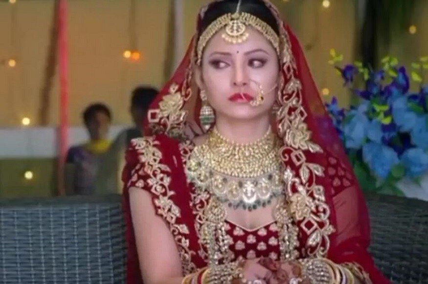 তবে উর্বশীর এই ছবিগুলি দেখে ভঙ্গহৃদয় হয়ে পড়বেন না তরুণ ফ্যানরা , তাদের হট হিরোইন এখনও বিয়ে সারেননি৷ তবে এবার ডিজিটালেও আত্মপ্রকাশ করছেন তিনি ৷ আর সেখানেই এই হঠকে লুকে দেখা যাবে তাঁকে ৷ Photo Courtesy- @goutam_gulati/Instagram) তবে উর্বশীর এই ছবিগুলি দেখে ভঙ্গহৃদয় হয়ে পড়বেন না তরুণ ফ্যানরা , তাদের হট হিরোইন এখনও বিয়ে সারেননি৷ তবে এবার ডিজিটালেও আত্মপ্রকাশ করছেন তিনি ৷ আর সেখানেই এই হঠকে লুকে দেখা যাবে তাঁকে ৷ Photo Courtesy- @goutam_gulati/Instagram)