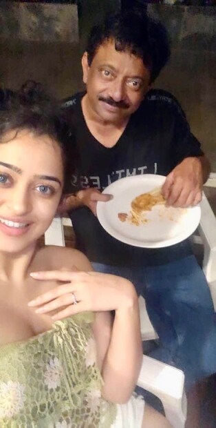 'থ্রিলার'-এর সেটে অপ্সরা রানির সঙ্গে ডিনার করছেন রামগোপাল বর্মা! 