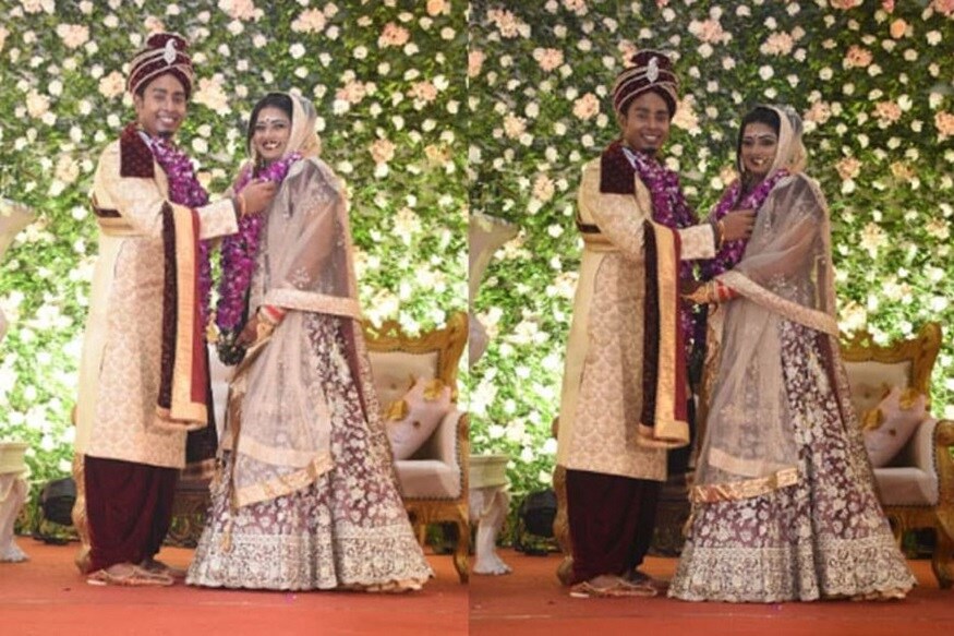 ঝাড়খন্ডের সোনার মেয়ে তীরন্দাজ দীপিকা কুমারী সাত পাকে বাধা পড়লেন ৷ আরেক অলিম্পিয়ান তীরন্দাজ অতনু দাসের সঙ্গে পরিণয় সারলেন তিনি ৷ ঝাড়খন্ডের সোনার মেয়ে তীরন্দাজ দীপিকা কুমারী সাত পাকে বাধা পড়লেন ৷ আরেক অলিম্পিয়ান তীরন্দাজ অতনু দাসের সঙ্গে পরিণয় সারলেন তিনি ৷