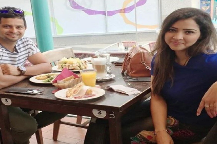 ২০১৫ সালে বিয়ে হয়েছিল তাঁদের ৷ প্রিয়াঙ্কা ও সুরেশের প্রথম কন্যা গ্রেসিয়ার জন্মের পরে পাকাপাকি ভাবে ভারতে চলে এসেছিলেন প্রিয়াঙ্কা ৷ এরপরেই তাঁর মেয়ের নামে একটি দাতব্য সংগঠনের সূচনা করেছিলেন ৷ এই ফাউন্ডেশনের প্রধান উদ্দেশ্যে, অসহায় ও দুঃস্থদের সেবা করা ৷ সংগৃহীত ছবি ৷ ২০১৫ সালে বিয়ে হয়েছিল তাঁদের ৷ প্রিয়াঙ্কা ও সুরেশের প্রথম কন্যা গ্রেসিয়ার জন্মের পরে পাকাপাকি ভাবে ভারতে চলে এসেছিলেন প্রিয়াঙ্কা ৷ এরপরেই তাঁর মেয়ের নামে একটি দাতব্য সংগঠনের সূচনা করেছিলেন ৷ এই ফাউন্ডেশনের প্রধান উদ্দেশ্যে, অসহায় ও দুঃস্থদের সেবা করা ৷ সংগৃহীত ছবি ৷