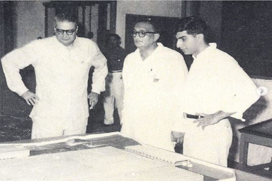 স্মৃতির সরণিতে শিল্পপতি রতম টাটা ৷ তিনি সম্প্রতি ইনস্টাগ্রামে একটি ছবি শেয়ার করেছেন সেখানে ফুটে উঠেছে পুরনো সেই দিনের কথা ৷ ছবি সৌজন্যে ইনস্টাগ্রাম ৷ স্মৃতির সরণিতে শিল্পপতি রতম টাটা ৷ তিনি সম্প্রতি ইনস্টাগ্রামে একটি ছবি শেয়ার করেছেন সেখানে ফুটে উঠেছে পুরনো সেই দিনের কথা ৷ ছবি সৌজন্যে ইনস্টাগ্রাম ৷