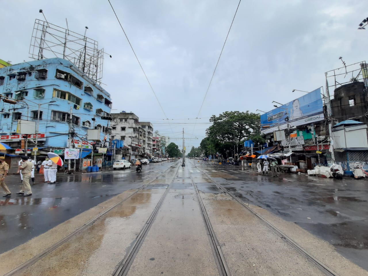 *লালবাজারে ৩টি অতিরিক্ত কন্ট্রোল রুম বসেছে। প্রস্তুত রাখা হয়েছিল কমব্যাট ফোর্সকে। প্রত্যেক ডিভিশন অফিসে অতিরিক্ত রিজার্ভ ফোর্স। *লালবাজারে ৩টি অতিরিক্ত কন্ট্রোল রুম বসেছে। প্রস্তুত রাখা হয়েছিল কমব্যাট ফোর্সকে। প্রত্যেক ডিভিশন অফিসে অতিরিক্ত রিজার্ভ ফোর্স।