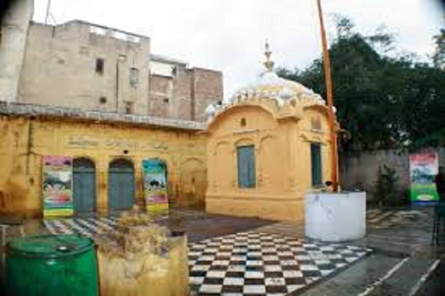 বিদেশমন্ত্রকের মুখপাত্র জানান, শিখ সম্প্রদায়ের পবিত্র স্থান গুরুদ্বার৷ এই ধরনের ঘটনাকে ভারত উদ্বেগজনক হিসেবেই দেখছে৷ পাকিস্তানকে অবিলম্বে ঘটনার তদন্ত শুরুর জন্য কূটনৈতিক চাপ দিচ্ছে ভারত৷ বিদেশমন্ত্রকের মুখপাত্র জানান, শিখ সম্প্রদায়ের পবিত্র স্থান গুরুদ্বার৷ এই ধরনের ঘটনাকে ভারত উদ্বেগজনক হিসেবেই দেখছে৷ পাকিস্তানকে অবিলম্বে ঘটনার তদন্ত শুরুর জন্য কূটনৈতিক চাপ দিচ্ছে ভারত৷
