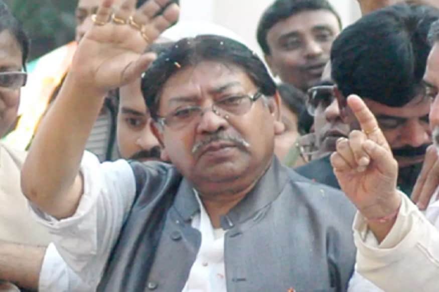 রাজ্য কংগ্রেসের বর্ষীয়ান নেতাদের তালিকায় প্রথম সারিতেই থাকবে সোমেন মিত্রের নাম৷ শুধু কংগ্রেস নয়, রাজনীতির ছোড়দা ভালোবাসা ও শ্রদ্ধা পেয়েছেন অন্য দলের নেতা-নেত্রীদেরও৷ বুধবার রাত ১টা ৫০ মিনিট নাগাদ তিনি শেষ নিঃশ্বাস ত্যাগ করেন৷ রাজ্য কংগ্রেসের বর্ষীয়ান নেতাদের তালিকায় প্রথম সারিতেই থাকবে সোমেন মিত্রের নাম৷ শুধু কংগ্রেস নয়, রাজনীতির ছোড়দা ভালোবাসা ও শ্রদ্ধা পেয়েছেন অন্য দলের নেতা-নেত্রীদেরও৷ বুধবার রাত ১টা ৫০ মিনিট নাগাদ তিনি শেষ নিঃশ্বাস ত্যাগ করেন৷