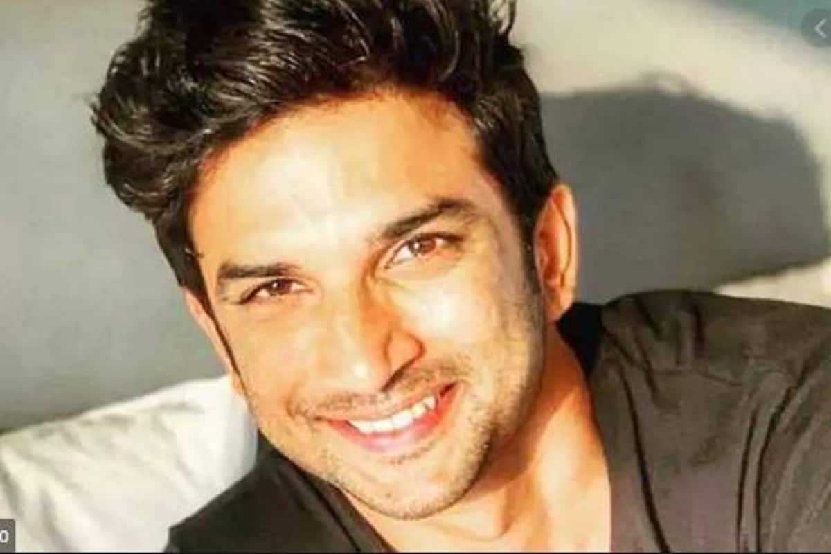 জুন থেকে জুলাই, জুলাই থেকে অগাস্ট ৷ সময় এগোচ্ছে জলের মতো ৷ তবুও সুশান্তের শোক থেকে বের হতে পারেনি দেশবাসী ৷ তার ওপর সুশান্তের মৃত্যু তদন্ত নিয়ে রোজ রোজই নতুন নতুন তথ্য সামনে আসা ৷ জুন থেকে জুলাই, জুলাই থেকে অগাস্ট ৷ সময় এগোচ্ছে জলের মতো ৷ তবুও সুশান্তের শোক থেকে বের হতে পারেনি দেশবাসী ৷ তার ওপর সুশান্তের মৃত্যু তদন্ত নিয়ে রোজ রোজই নতুন নতুন তথ্য সামনে আসা ৷
