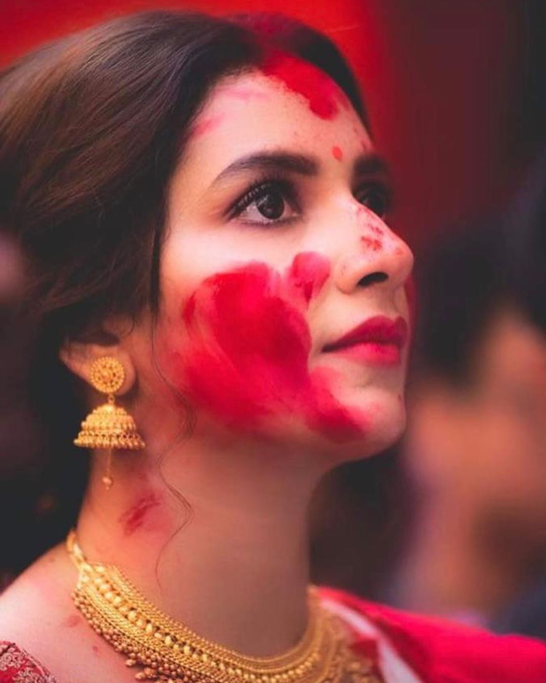 • তবে ‘পরিণীতা’র স্মৃতি তাঁর মধ্যে এখনও উজ্জ্বল । এই ছবিতে শুভশ্রীর অভিনয়ও দারুণ প্রশংসিত হয়েছিল । এ বার সেই সিনেমার নাম ধরেই সোশ্যাল মিডিয়ায় নিজেকে ‘পরিণীতা’ বলেই উল্লেখ করলেন শুভশ্রী। • তবে ‘পরিণীতা’র স্মৃতি তাঁর মধ্যে এখনও উজ্জ্বল । এই ছবিতে শুভশ্রীর অভিনয়ও দারুণ প্রশংসিত হয়েছিল । এ বার সেই সিনেমার নাম ধরেই সোশ্যাল মিডিয়ায় নিজেকে ‘পরিণীতা’ বলেই উল্লেখ করলেন শুভশ্রী।