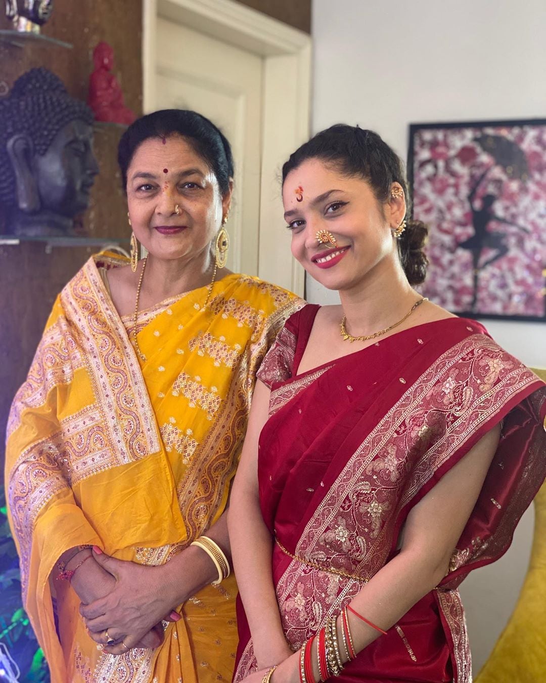 • বহুদিন একেবারে লোকচক্ষুর আড়ালে চলে গিয়েছিলেন তিনি । সুশান্তের মৃত্যুর চরম ধাক্কাটা যেন কিছুতেই হজম হচ্ছিল না। • বহুদিন একেবারে লোকচক্ষুর আড়ালে চলে গিয়েছিলেন তিনি । সুশান্তের মৃত্যুর চরম ধাক্কাটা যেন কিছুতেই হজম হচ্ছিল না।