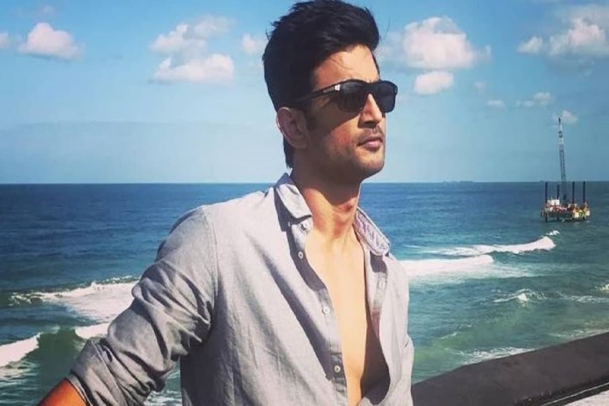 সুশান্তের মৃত্যু তদন্ত নিয়ে জলঘোলা হয়েই চলেছে৷ যত সময় এগোচ্ছে, ততই যেন জটিল হচ্ছে মৃত্যু রহস্য ৷ রোজই সামনে আসছে নতুন নতুন তথ্য ৷ এরই মাঝে হঠাৎ সামনে এল ২০১৯ সালের নভেম্বর মাসে দুম করে নিজের সাড়ে চার কোটি টাকার এফডি ভাঙা হয়েছিল ! সুশান্তের মৃত্যু তদন্ত নিয়ে জলঘোলা হয়েই চলেছে৷ যত সময় এগোচ্ছে, ততই যেন জটিল হচ্ছে মৃত্যু রহস্য ৷ রোজই সামনে আসছে নতুন নতুন তথ্য ৷ এরই মাঝে হঠাৎ সামনে এল ২০১৯ সালের নভেম্বর মাসে দুম করে নিজের সাড়ে চার কোটি টাকার এফডি ভাঙা হয়েছিল !