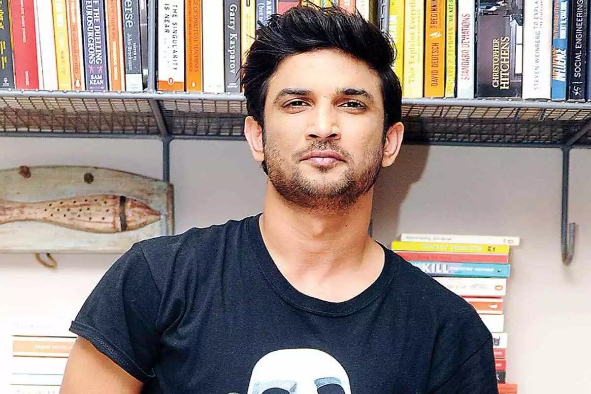 • অভিনেতার ফরেন্সিক রিপোর্টে উল্লেখ করা হয়েছে, মৃত্যুর ১২ থেকে ১৫ ঘণ্টা পর তাঁর দেহের পোস্টমর্টেম করা হয়। অথচ মুম্বই পুলিশ যে প্রাথমিক ময়নাতদন্তের রিপোর্ট তৈরি করেছিল সেখানে কোনও সময়ের উল্লেখ ছিল না। এই নিয়ে সুশান্তের বাবার আইনজীবী বিকাশ সিং আগেই অভিযোগ তুলেছিলেন। • অভিনেতার ফরেন্সিক রিপোর্টে উল্লেখ করা হয়েছে, মৃত্যুর ১২ থেকে ১৫ ঘণ্টা পর তাঁর দেহের পোস্টমর্টেম করা হয়। অথচ মুম্বই পুলিশ যে প্রাথমিক ময়নাতদন্তের রিপোর্ট তৈরি করেছিল সেখানে কোনও সময়ের উল্লেখ ছিল না। এই নিয়ে সুশান্তের বাবার আইনজীবী বিকাশ সিং আগেই অভিযোগ তুলেছিলেন।