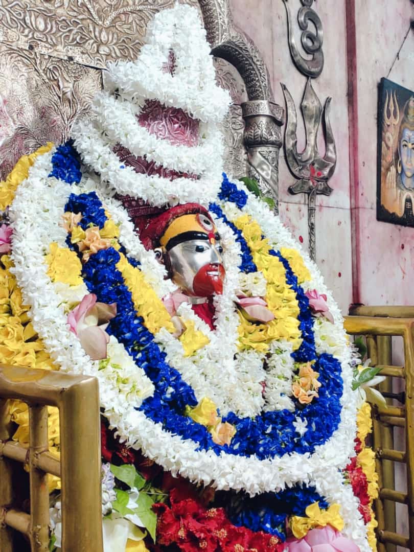 *তারাপীঠ মন্দির কমিটির সভাপতি তারাময় মুখোপাধ্যায় জানান, এ বছর ভক্তদের ছাড়া কৌশিকী অমাবস্যা পালন হবে এটা খুব কষ্টের। মা তারার পুজো নিয়ম এবং রীতি মেনেই হবে। শুধু সেবায়েতরা প্রবেশ করবে মন্দিরে এই কৌশিকী অমাবস্যাতে। ফাইল ছবি। *তারাপীঠ মন্দির কমিটির সভাপতি তারাময় মুখোপাধ্যায় জানান, এ বছর ভক্তদের ছাড়া কৌশিকী অমাবস্যা পালন হবে এটা খুব কষ্টের। মা তারার পুজো নিয়ম এবং রীতি মেনেই হবে। শুধু সেবায়েতরা প্রবেশ করবে মন্দিরে এই কৌশিকী অমাবস্যাতে। ফাইল ছবি।