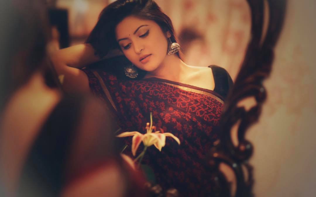 ২০১৬-তে প্রথমবার বিএফডিসিতে কোরবানি শুরু করেন পরীমনি ৷ তারপর থেকেই প্রতি বছরই তা চালিয়ে যাচ্ছেন তিনি ৷ প্রতি বছর কোরবানির জন্য গরুর সংখ্যাও বাড়িয়েছেন পরীমনি ৷ গত বছর ছিল চারটি গরু ৷ এ বছর সংখ্যাটা গিয়ে দাঁড়িয়েছে পাঁচে ৷ Photo Courtesy: Pori Moni/Facebook Page ২০১৬-তে প্রথমবার বিএফডিসিতে কোরবানি শুরু করেন পরীমনি ৷ তারপর থেকেই প্রতি বছরই তা চালিয়ে যাচ্ছেন তিনি ৷ প্রতি বছর কোরবানির জন্য গরুর সংখ্যাও বাড়িয়েছেন পরীমনি ৷ গত বছর ছিল চারটি গরু ৷ এ বছর সংখ্যাটা গিয়ে দাঁড়িয়েছে পাঁচে ৷ Photo Courtesy: Pori Moni/Facebook Page