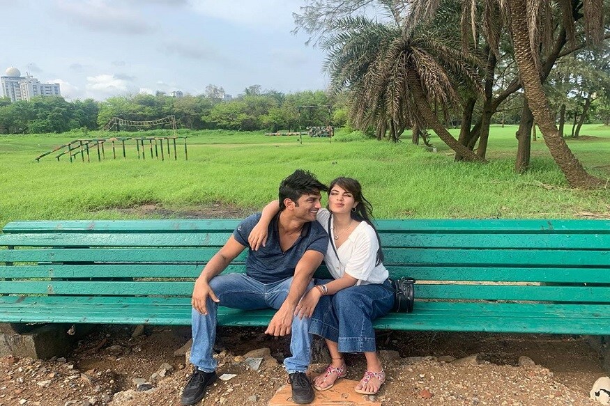 • সুশান্ত ছিলেন রিয়ার মানিকার্ড । রিয়া আগে অটোয় যাতায়াত করতেন, হঠাৎই তা বদলে হয়ে গেল মাসেরাতি । • সুশান্ত ছিলেন রিয়ার মানিকার্ড । রিয়া আগে অটোয় যাতায়াত করতেন, হঠাৎই তা বদলে হয়ে গেল মাসেরাতি ।