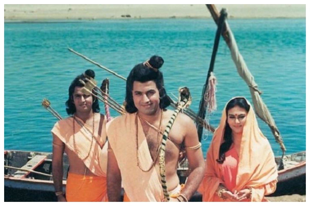 রাম সীতায় ফের একবার মানুষ মেতে উঠলেন। সদ্যই অযোধ্যায় রাজা রামের মন্দির তৈরির ভূমিপুজো করা হয়েছে। মানুষের মনে শ্রীরামকে নিয়ে রয়েছে গভীর আবেগ ও শ্রদ্ধা। photo source collected রাম সীতায় ফের একবার মানুষ মেতে উঠলেন। সদ্যই অযোধ্যায় রাজা রামের মন্দির তৈরির ভূমিপুজো করা হয়েছে। মানুষের মনে শ্রীরামকে নিয়ে রয়েছে গভীর আবেগ ও শ্রদ্ধা। photo source collected