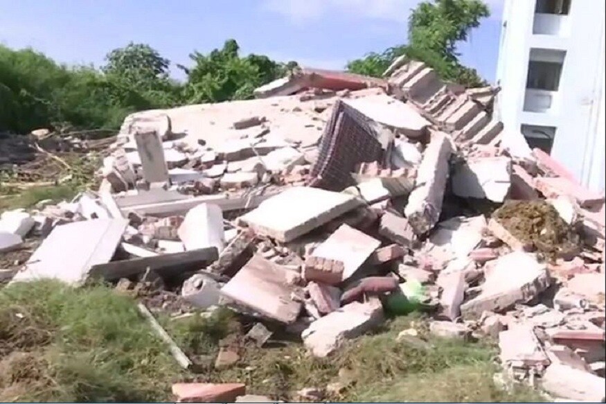 মুখতার আনসারির দুই ছেলে আব্বাস এবং উমর আনসারির নামে এই দু'টি বাড়ির মালিকানা ছিল৷তাঁদের বিরুদ্ধে এফআইআর দায়ের করা হয়েছে৷Photo-ANI মুখতার আনসারির দুই ছেলে আব্বাস এবং উমর আনসারির নামে এই দু'টি বাড়ির মালিকানা ছিল৷তাঁদের বিরুদ্ধে এফআইআর দায়ের করা হয়েছে৷Photo-ANI