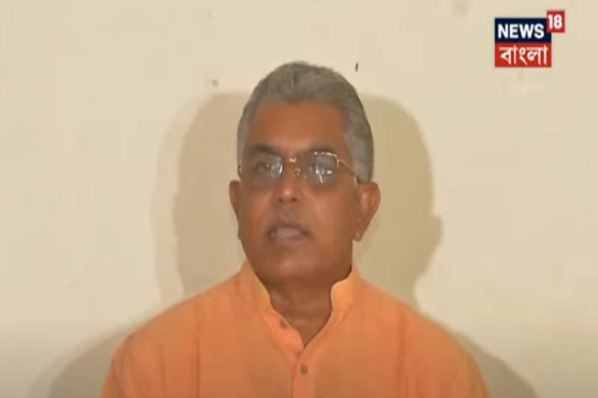 এদিন সাংবাদিক সম্মেলনে দিলীপ ঘোষ বলেন, ‘পুজো কমিটি ও সাধারণ নাগরিকদের কাছে আমার আবেদনপুজো করুন, উৎসব করবেন না ৷ দুর্গোৎসবটা এবার বন্ধ করুন। দুর্গাপুজো করুন। ভক্তি ও শ্রদ্ধার সঙ্গে মায়ের আরাধনা করুন।’ এদিন সাংবাদিক সম্মেলনে দিলীপ ঘোষ বলেন, ‘পুজো কমিটি ও সাধারণ নাগরিকদের কাছে আমার আবেদনপুজো করুন, উৎসব করবেন না ৷ দুর্গোৎসবটা এবার বন্ধ করুন। দুর্গাপুজো করুন। ভক্তি ও শ্রদ্ধার সঙ্গে মায়ের আরাধনা করুন।’