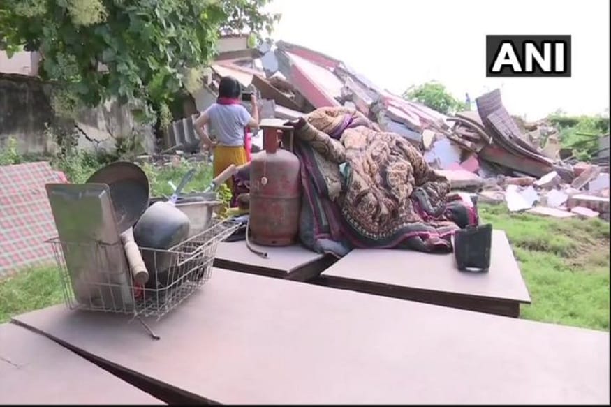 এই মুহূর্তে বিজেপি নেতা কৃষ্ণানন্দ রাইকে খুনের অভিযোগে পঞ্জাবের জেলে বন্দি রয়েছেন মুখতার৷প্রশাসনের তরফে জানানো হয়েছে, বাড়ি ভাঙার খরচও তাঁর থেকেই আদায় করা হবে৷ Photo-ANI এই মুহূর্তে বিজেপি নেতা কৃষ্ণানন্দ রাইকে খুনের অভিযোগে পঞ্জাবের জেলে বন্দি রয়েছেন মুখতার৷প্রশাসনের তরফে জানানো হয়েছে, বাড়ি ভাঙার খরচও তাঁর থেকেই আদায় করা হবে৷ Photo-ANI