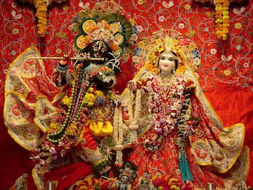রাধাষ্টমীর ব্রত পালনে দূর হয় অর্থের অভাব, জেনে নিন পুজোর সময়সূচি ও বিধি রাধাষ্টমীর ব্রত পালনে দূর হয় অর্থের অভাব, জেনে নিন পুজোর সময়সূচি ও বিধি