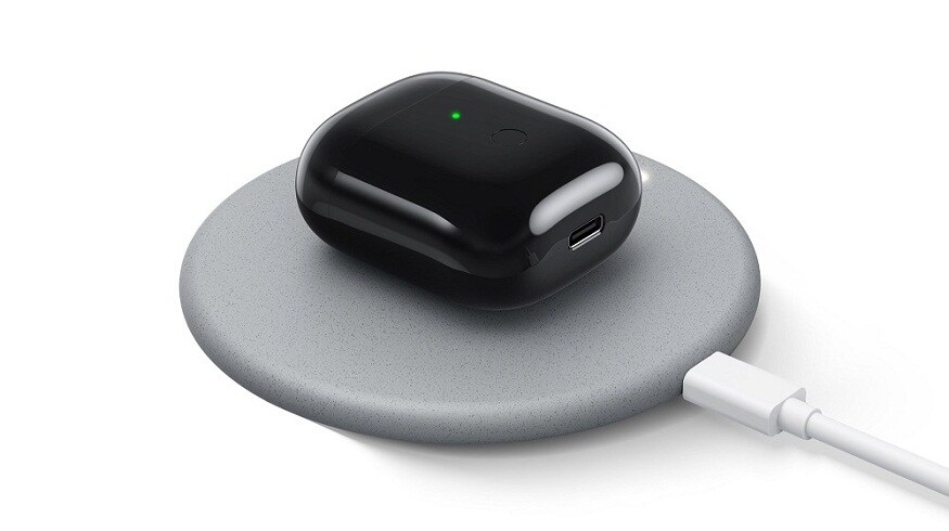 Realme 10W Wireless Charger-টির ডিজাইন অনান্য বাকি চার্জের থেকে বেশ আকর্ষণীয়। এটি গোলাকার ডিজাইনের সঙ্গে এসেছে। এতে বিশেষ ম্যাট সফট পেন্ট ব্যবহার করেছে রিয়েলমি, যার ফলে ডিভাইসে স্ক্রাচ থেকে রক্ষা করে। একদম মাঝখানে রয়েছে কোম্পানির লোগো। এটি পকেট সাইজ চার্জার যা মাত্র ৯এমএম পাতলা,এর ফলে খুব সহজেই এটিকে গ্রাহকরা নিয়ে ঘুরতে পারবে। Realme 10W Wireless Charger-টির ডিজাইন অনান্য বাকি চার্জের থেকে বেশ আকর্ষণীয়। এটি গোলাকার ডিজাইনের সঙ্গে এসেছে। এতে বিশেষ ম্যাট সফট পেন্ট ব্যবহার করেছে রিয়েলমি, যার ফলে ডিভাইসে স্ক্রাচ থেকে রক্ষা করে। একদম মাঝখানে রয়েছে কোম্পানির লোগো। এটি পকেট সাইজ চার্জার যা মাত্র ৯এমএম পাতলা,এর ফলে খুব সহজেই এটিকে গ্রাহকরা নিয়ে ঘুরতে পারবে।