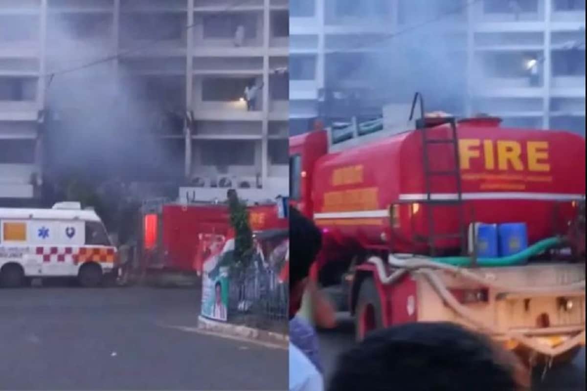 বিজয়ওয়াড়ার স্বর্ণ প্যালেস হোটেলকে কোভিড কেয়ার সেন্টারে পরিণত করা হয়েছিল৷ রবিবার সেখানেইআগুন লেগে দশ জনের মৃত্যু হয়৷ মৃতদের মধ্যে রয়ছে এই দম্পতিও৷ বিজয়ওয়াড়ার স্বর্ণ প্যালেস হোটেলকে কোভিড কেয়ার সেন্টারে পরিণত করা হয়েছিল৷ রবিবার সেখানেইআগুন লেগে দশ জনের মৃত্যু হয়৷ মৃতদের মধ্যে রয়ছে এই দম্পতিও৷