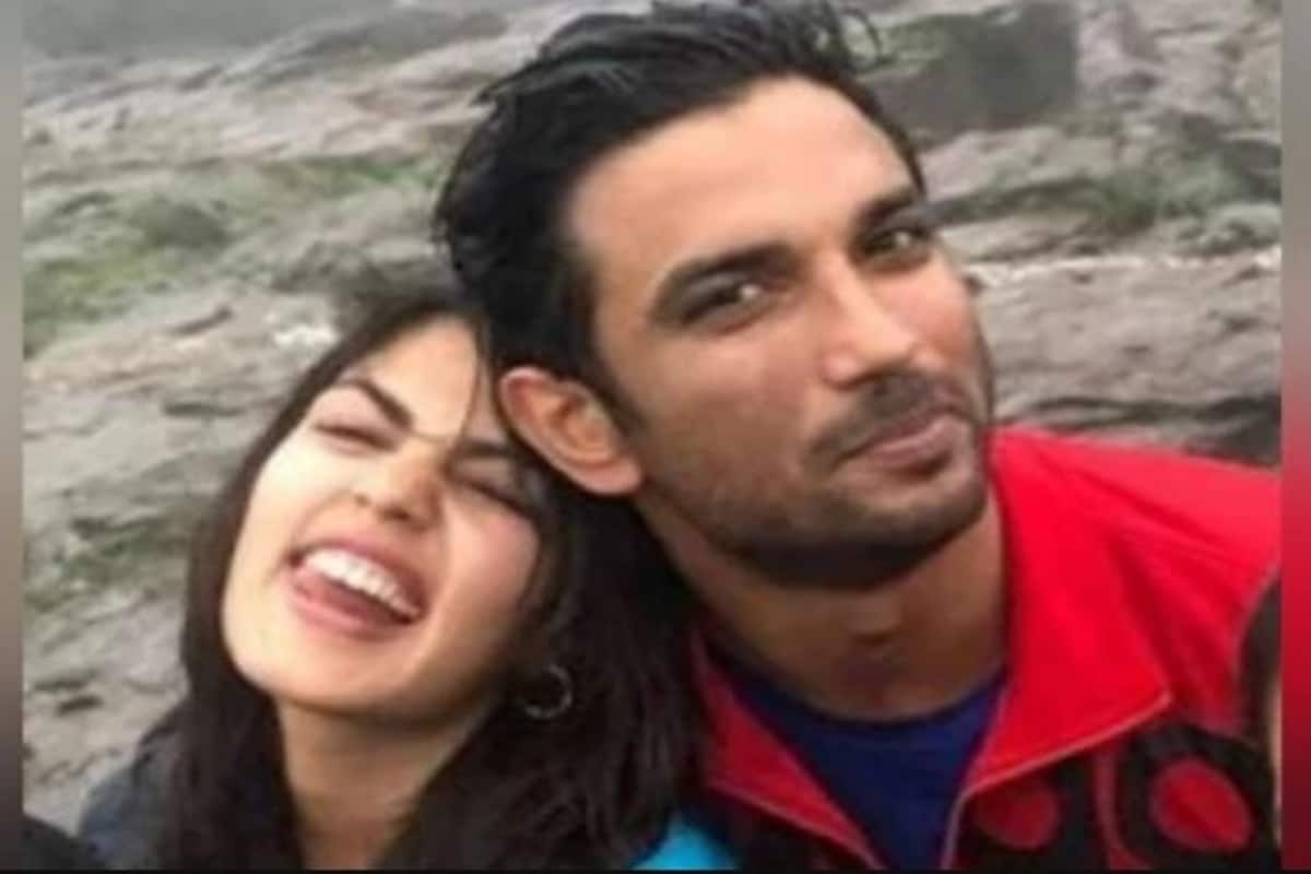 পটনা ফিরে এই কদিন তদন্তে যা তথ্য প্রমাণ বিহার পুলিশ পেয়েছে তার একটি ফাইল বানানোর কাজ চলছে ৷ এই তদন্তকারী দলের এক সিনিয়র পুলিশ অফিসার মারফত জানা গিয়েছে, আচমকা ঘরের খরচ বিপুল বেড়ে যাওয়ায় খুবই চিন্তিত হয়ে পড়েছিলেন সুশান্ত ৷ রিয়ার সঙ্গে একসঙ্গে থাকতে শুরু করার পরই খরচ বেলাগাম হয়ে গিয়েছিল ৷ আচমকা এত খরচ বেড়ে যাওয়ায় সুশান্ত কয়েক মাস আগে বন্ধু সিদ্ধার্থ পিঠানীর সঙ্গে সেই নিয়ে আলোচনা করেছিলেন ৷ তাঁকে হঠাৎ ব্যাঙ্ক ব্যালান্স এত কমে যাওয়ার কারণ কী সেই ব্যাপারে খোঁজখবরও নিতে বলেছিলেন৷ তদন্তে প্রকাশ, খরচের ঠেলায় চিন্তিত সুশান্ত সিদ্ধার্থকে খোঁজ নিয়ে দেখতে বলেছিলেন যে এত খরচ কিসে হচ্ছে ৷ পটনা ফিরে এই কদিন তদন্তে যা তথ্য প্রমাণ বিহার পুলিশ পেয়েছে তার একটি ফাইল বানানোর কাজ চলছে ৷ এই তদন্তকারী দলের এক সিনিয়র পুলিশ অফিসার মারফত জানা গিয়েছে, আচমকা ঘরের খরচ বিপুল বেড়ে যাওয়ায় খুবই চিন্তিত হয়ে পড়েছিলেন সুশান্ত ৷ রিয়ার সঙ্গে একসঙ্গে থাকতে শুরু করার পরই খরচ বেলাগাম হয়ে গিয়েছিল ৷ আচমকা এত খরচ বেড়ে যাওয়ায় সুশান্ত কয়েক মাস আগে বন্ধু সিদ্ধার্থ পিঠানীর সঙ্গে সেই নিয়ে আলোচনা করেছিলেন ৷ তাঁকে হঠাৎ ব্যাঙ্ক ব্যালান্স এত কমে যাওয়ার কারণ কী সেই ব্যাপারে খোঁজখবরও নিতে বলেছিলেন৷ তদন্তে প্রকাশ, খরচের ঠেলায় চিন্তিত সুশান্ত সিদ্ধার্থকে খোঁজ নিয়ে দেখতে বলেছিলেন যে এত খরচ কিসে হচ্ছে ৷
