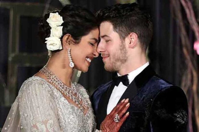 *পাণ্ডা একা নয়। জোনাস পরিবারে আগে থেকেই রয়েছে জিনো এবং ডায়ানা। পাণ্ডার সঙ্গে সঙ্গে তাদের ছবিও পোস্ট করেন প্রিয়াঙ্কা।  ছবিঃ ইনস্টাগ্রাম। 