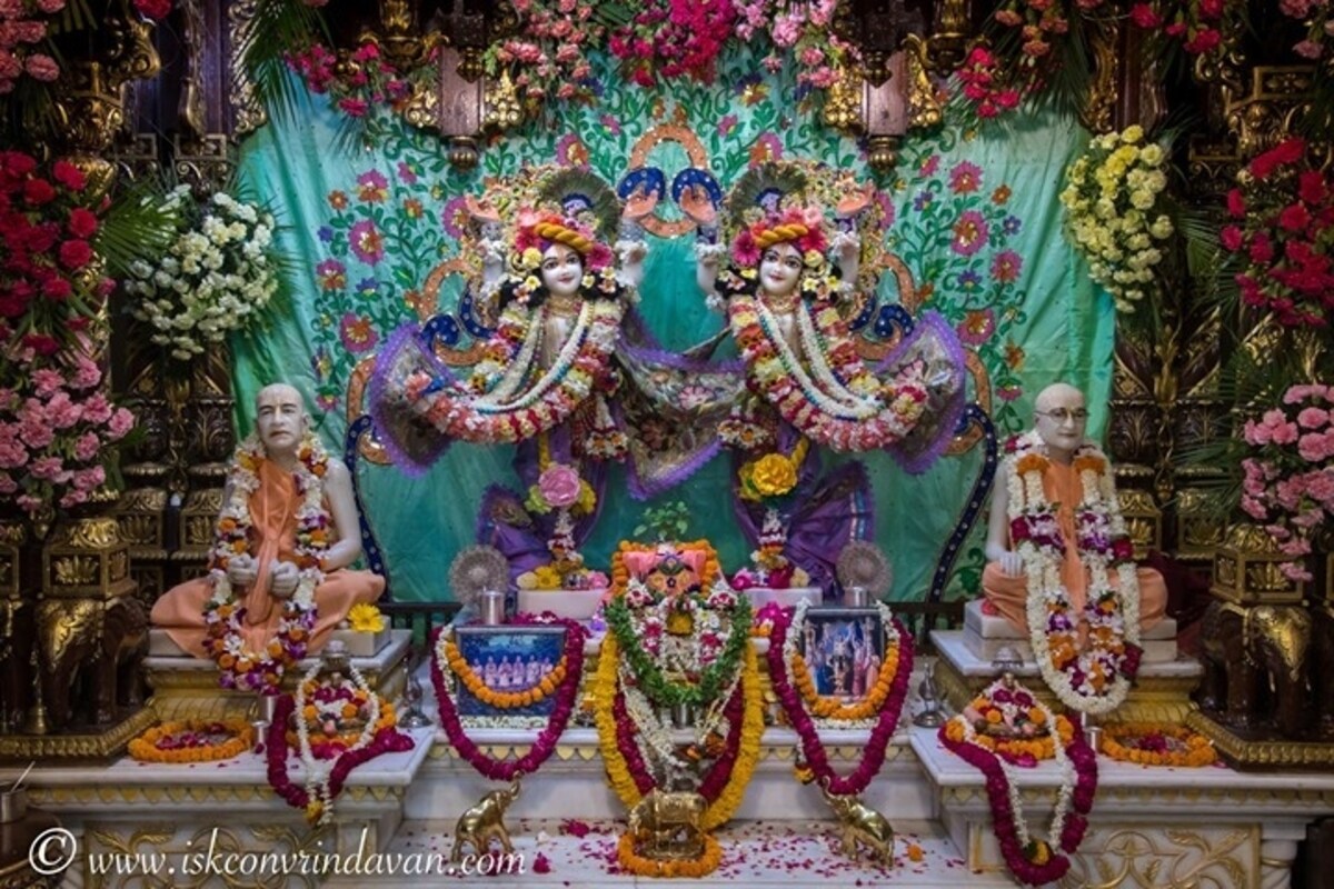 *এরপরেই মঙ্গলবার থেকে মন্দিরে বহিরাগতদের প্রবেশ নিষিদ্ধ করা হয়েছে। তবে অনলাইনে পুজো, আরতি দেখতে পাবেন ভক্তেরা। সংগৃহীত ছবি। *এরপরেই মঙ্গলবার থেকে মন্দিরে বহিরাগতদের প্রবেশ নিষিদ্ধ করা হয়েছে। তবে অনলাইনে পুজো, আরতি দেখতে পাবেন ভক্তেরা। সংগৃহীত ছবি।