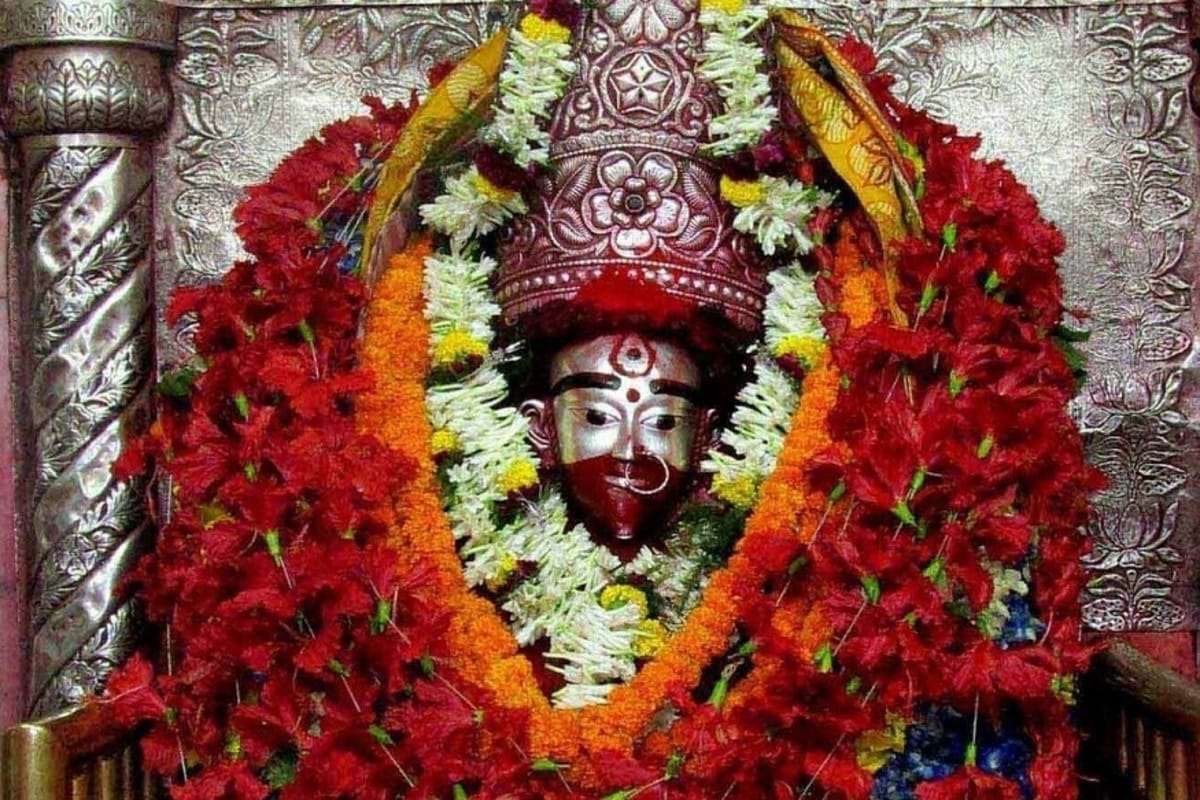 *লকডাউনের পরে ২৩ জুন মন্দির খোলা হয়েছিল, তখন ভক্তদের নানা বিধিনিষেধ মেনে প্রবেশে অনুমতি দেওয়া হয়েছিল। কিন্তু সংক্রমণ বাড়তে থাকায় ফের বন্ধ করে দেওয়া হয় মন্দির। ১ অগাস্ট বন্ধ করা হয় মন্দির। ফাইল ছবি। *লকডাউনের পরে ২৩ জুন মন্দির খোলা হয়েছিল, তখন ভক্তদের নানা বিধিনিষেধ মেনে প্রবেশে অনুমতি দেওয়া হয়েছিল। কিন্তু সংক্রমণ বাড়তে থাকায় ফের বন্ধ করে দেওয়া হয় মন্দির। ১ অগাস্ট বন্ধ করা হয় মন্দির। ফাইল ছবি।