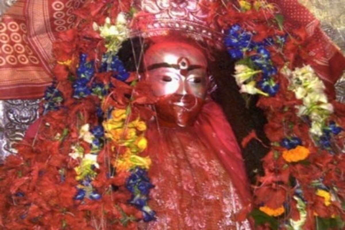 *প্রসঙ্গত, এ'বছর কৌশিকী অমাবস্যায় বন্ধ রাখা হয়েছিল তারাপীঠ মন্দির।শুধুমাত্র সেবায়েতরা মন্দিরে প্রবেশ করে পুজো করেন। পূণ্যার্থীদের এ'বছর মন্দিরে প্রবেশ করতে দেওয়া হয়নি। ফাইল ছবি। *প্রসঙ্গত, এ'বছর কৌশিকী অমাবস্যায় বন্ধ রাখা হয়েছিল তারাপীঠ মন্দির।শুধুমাত্র সেবায়েতরা মন্দিরে প্রবেশ করে পুজো করেন। পূণ্যার্থীদের এ'বছর মন্দিরে প্রবেশ করতে দেওয়া হয়নি। ফাইল ছবি।