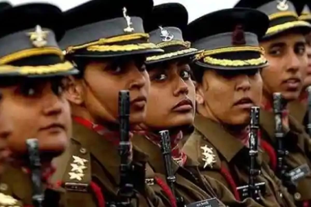 ফিজিক্স, কেমিস্ট্রি ও অঙ্ক নিয়ে যাঁরা দ্বাদশ শ্রেণি পাস করেছেন, তাঁরা এই চাকরির জন্য আবেদন করতে পারবেন৷ ওই তিন বিষয়ে মোট ৭০ শতাংশ নম্বর থাকতে হবে৷ তবেই এই পদে আবেদন করা যাবে৷ ফিজিক্স, কেমিস্ট্রি ও অঙ্ক নিয়ে যাঁরা দ্বাদশ শ্রেণি পাস করেছেন, তাঁরা এই চাকরির জন্য আবেদন করতে পারবেন৷ ওই তিন বিষয়ে মোট ৭০ শতাংশ নম্বর থাকতে হবে৷ তবেই এই পদে আবেদন করা যাবে৷
