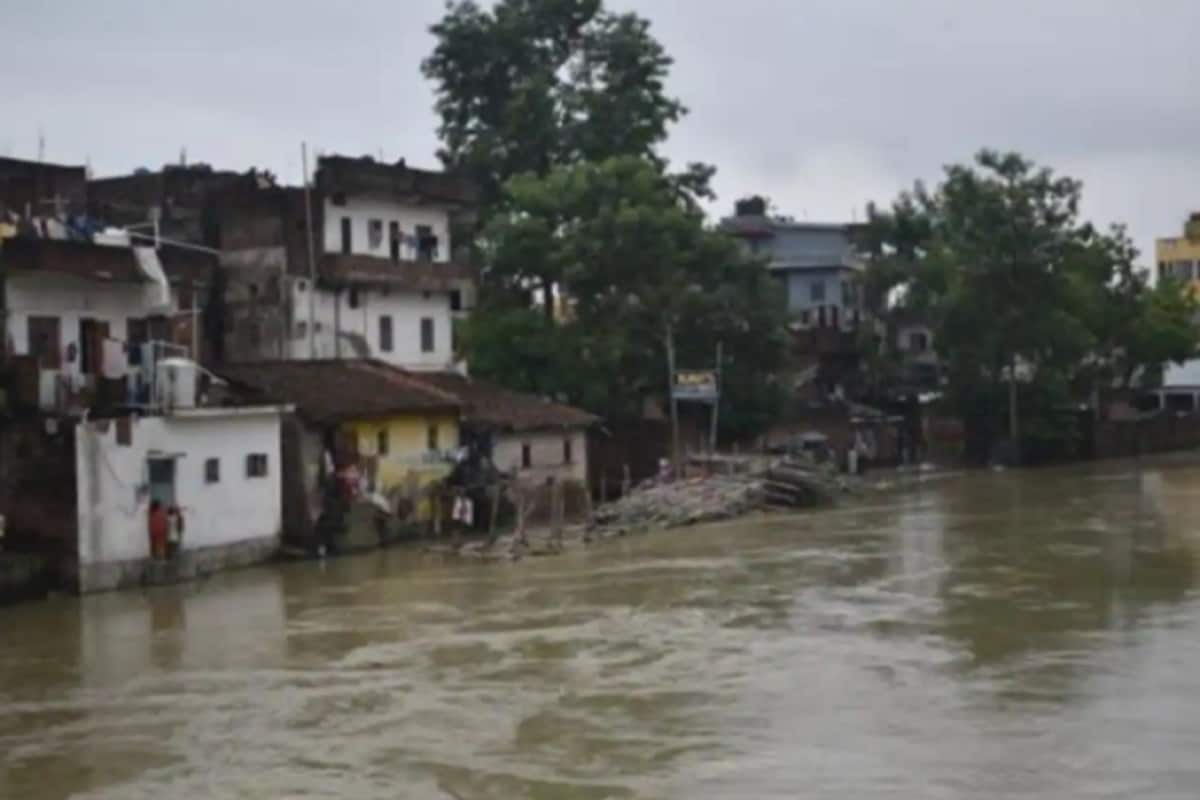 প্রশাসন জানাচ্ছে, সমস্তিপুর, দ্বারভাঙা ও খাগারিয়ায় ৭টি ত্রাণ শিবিরে ১২ হাজার ৪৭৯ মানুষ আশ্রয় নিয়েছেন৷ ৮.৯০ লক্ষ মানুষরে ১ হাজার ১২১টি কমিউনিটি কিচেন খাবার দিচ্ছে৷ প্রশাসন জানাচ্ছে, সমস্তিপুর, দ্বারভাঙা ও খাগারিয়ায় ৭টি ত্রাণ শিবিরে ১২ হাজার ৪৭৯ মানুষ আশ্রয় নিয়েছেন৷ ৮.৯০ লক্ষ মানুষরে ১ হাজার ১২১টি কমিউনিটি কিচেন খাবার দিচ্ছে৷
