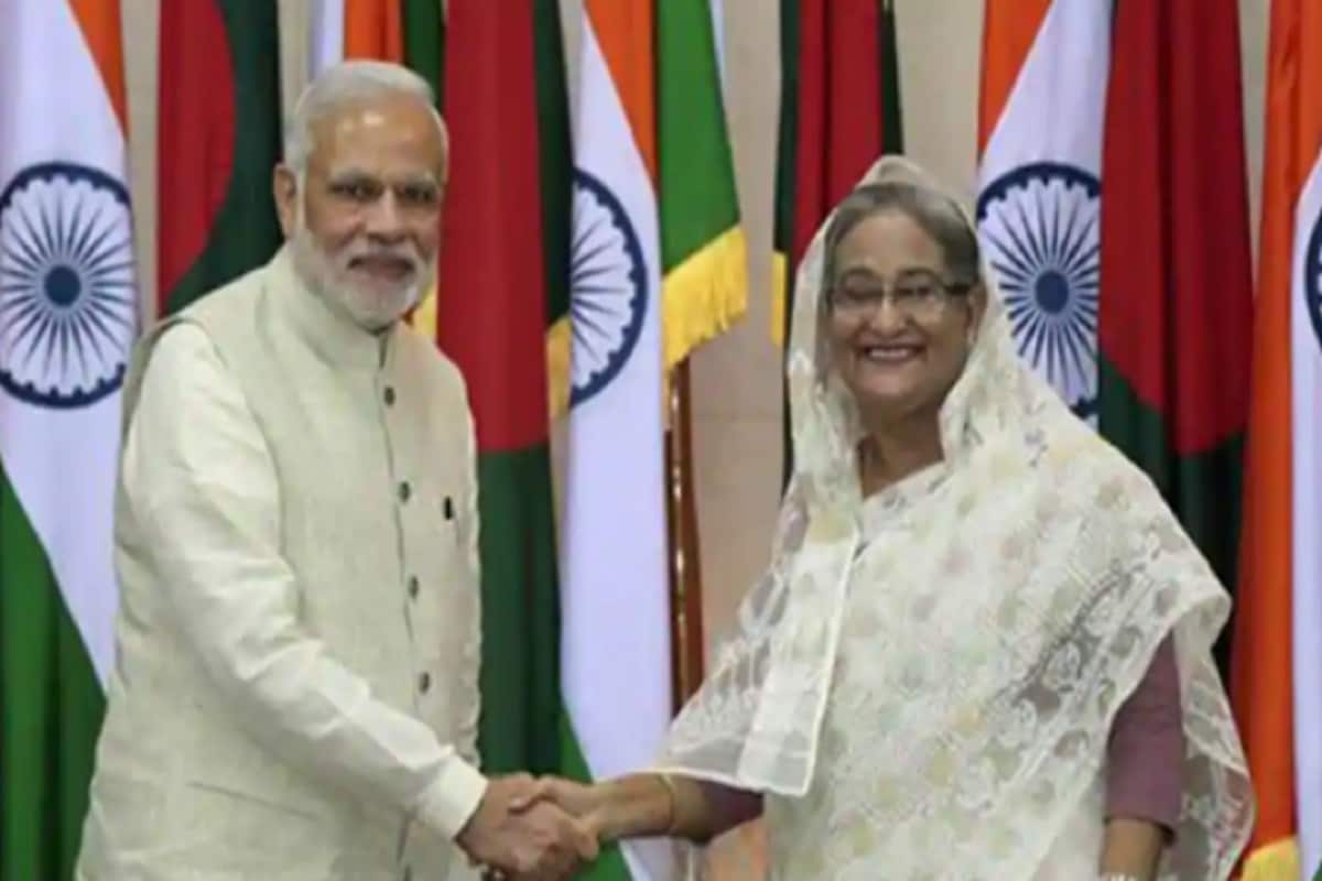 সূত্রের খবর, ভারতের বিদেশ সচিবের তড়িঘড়ি বাংলাদেশ যাত্রা অত্যন্ত তাত্পর্যপূর্ণ৷ কারণ সম্প্রতি ভারত ও চিনের তিক্ত সম্পর্কের আবহে ভারতের প্রতিবেশী দশগুলির সঙ্গে সখ্য ও ঘনিষ্ঠতা বাড়াচ্ছে চিন৷ সূত্রের খবর, ভারতের বিদেশ সচিবের তড়িঘড়ি বাংলাদেশ যাত্রা অত্যন্ত তাত্পর্যপূর্ণ৷ কারণ সম্প্রতি ভারত ও চিনের তিক্ত সম্পর্কের আবহে ভারতের প্রতিবেশী দশগুলির সঙ্গে সখ্য ও ঘনিষ্ঠতা বাড়াচ্ছে চিন৷